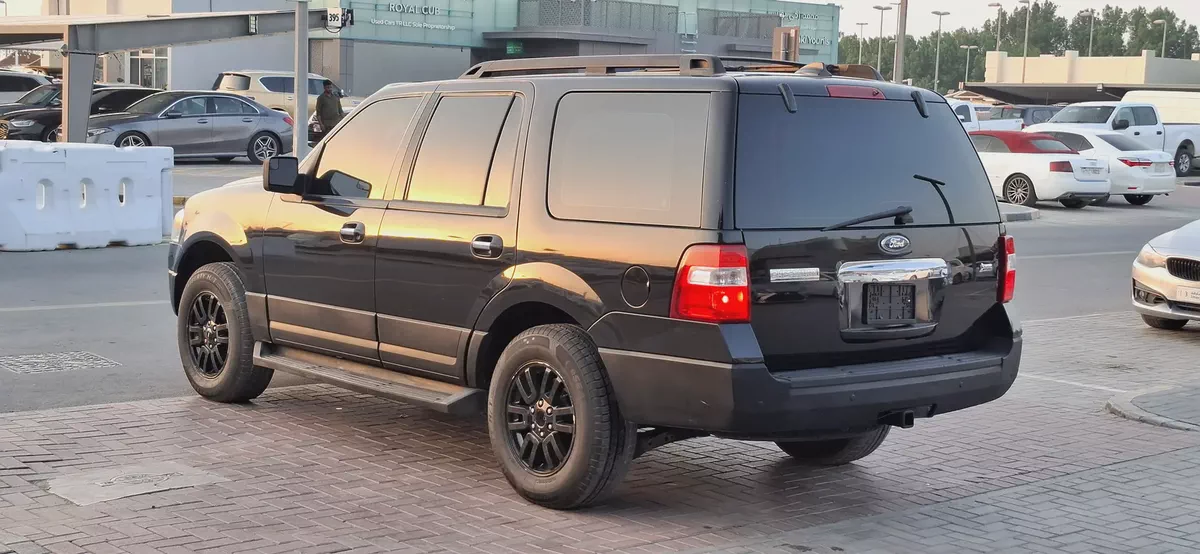 Reliable Ford Expedition 2013 | GCC Specs | Spacious 8-Seater-4-4