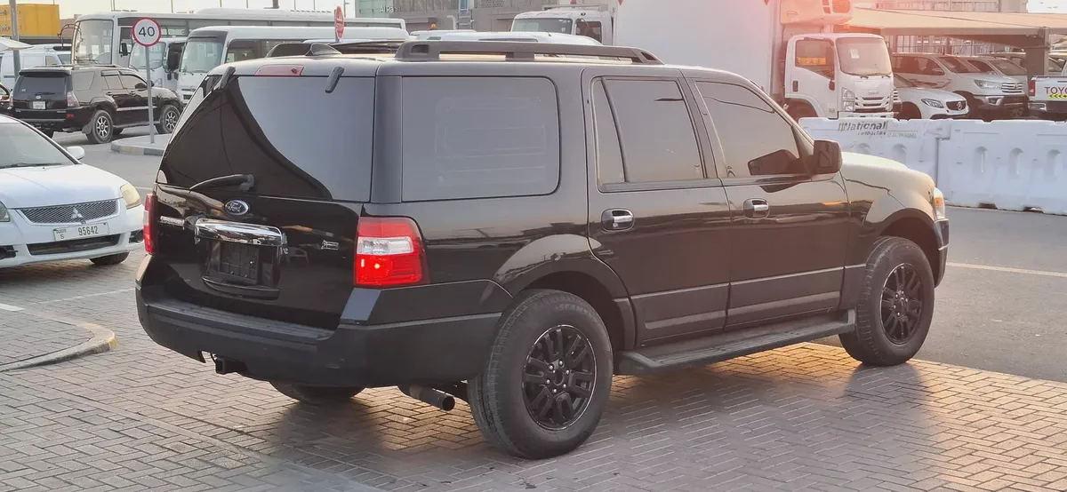 Reliable Ford Expedition 2013 | GCC Specs | Spacious 8-Seater-5-5