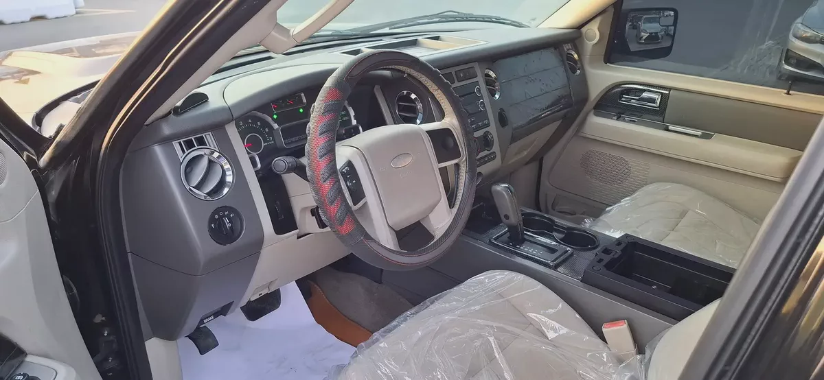 Reliable Ford Expedition 2013 | GCC Specs | Spacious 8-Seater-7-7
