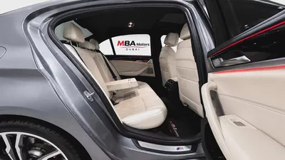 2023 BMW M550i xDrive - 34,000 kms-6