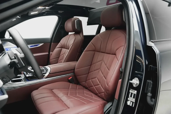 2024 BMW 740I WITH 5 WARRANTY AND SERVICE CONTRACT FROM AGMC