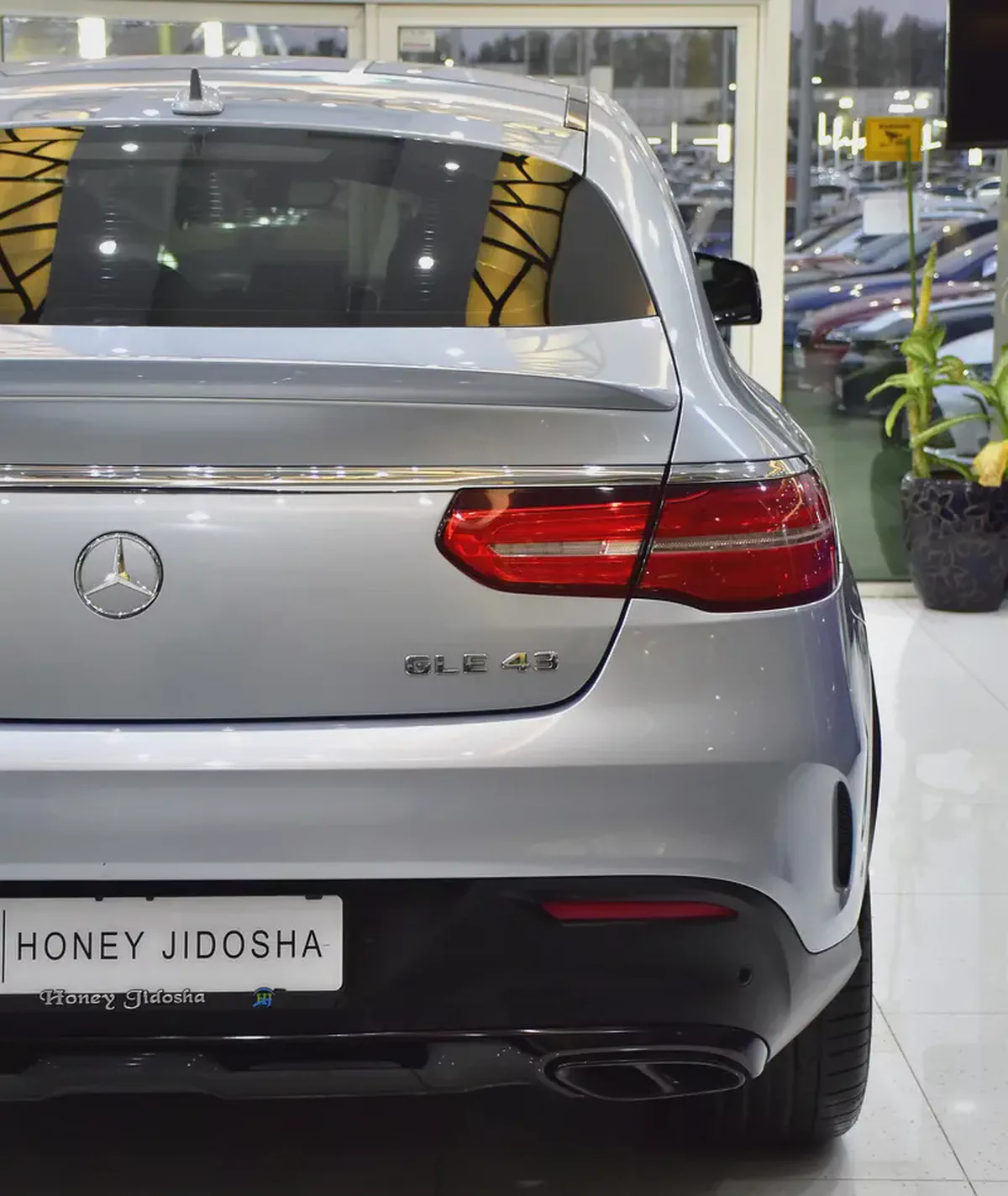EXCELLENT DEAL for our Mercedes Benz GLE43 AMG ( 2018 Model ) in Silver Color GCC Specs-8-8
