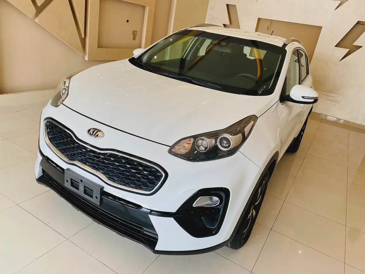 Kia Sportage 2019 LX | GCC Specs | Low Mileage | Excellent Condition-17-17