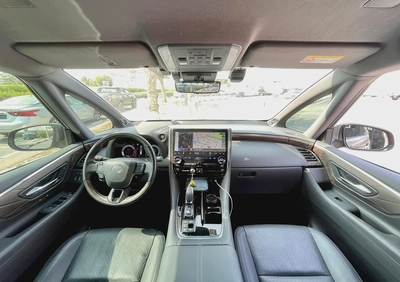 2024 Toyota Alphard 2.5L Hybrid with 47,581 km Driven-9