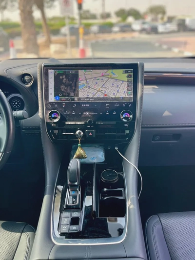 2024 Toyota Alphard 2.5L Hybrid with 47,581 km Driven-10