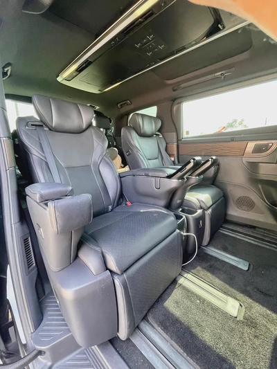 2024 Toyota Alphard 2.5L Hybrid with 47,581 km Driven-14