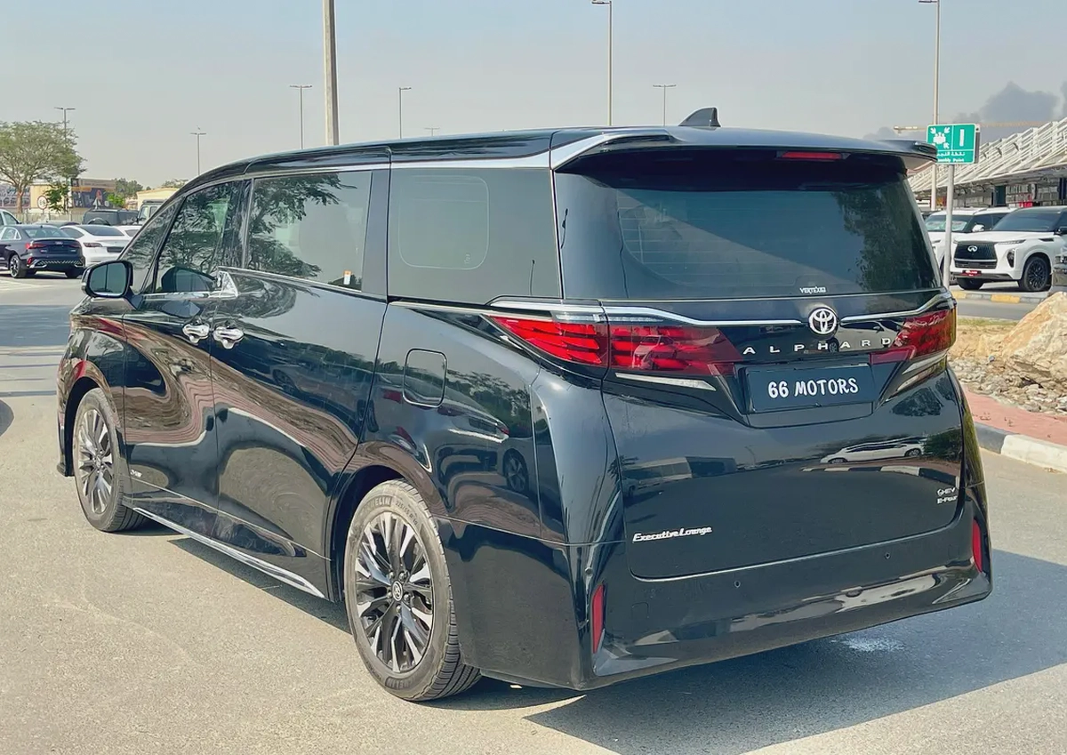 2024 Toyota Alphard 2.5L Hybrid with 47,581 km Driven-4-4