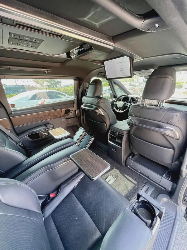 2024 Toyota Alphard 2.5L Hybrid with 47,581 km Driven