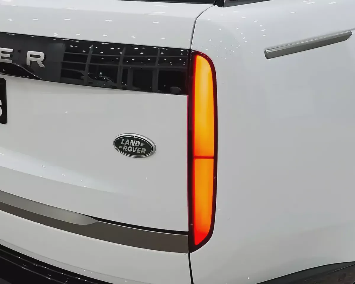 RANGE ROVER VOGUE HSE P530 - GCC SPEC - 2023 - 8,000 km - AL TAYER WARRANTY AND SERVICE CONTRACT-4-4