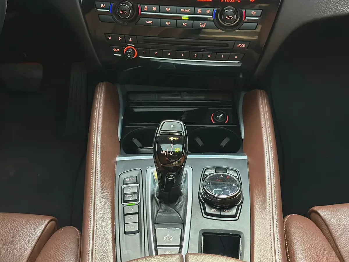BMW X6 xDrive50i 2016 | GCC Specs | V8 TwinPower Turbo-15-15