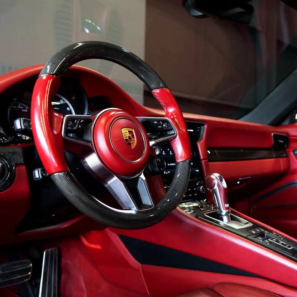 AED 11,201 p.m • 0% Downpayment • Porsche 911 Turbo (991) • 1 Year Warranty-15-15