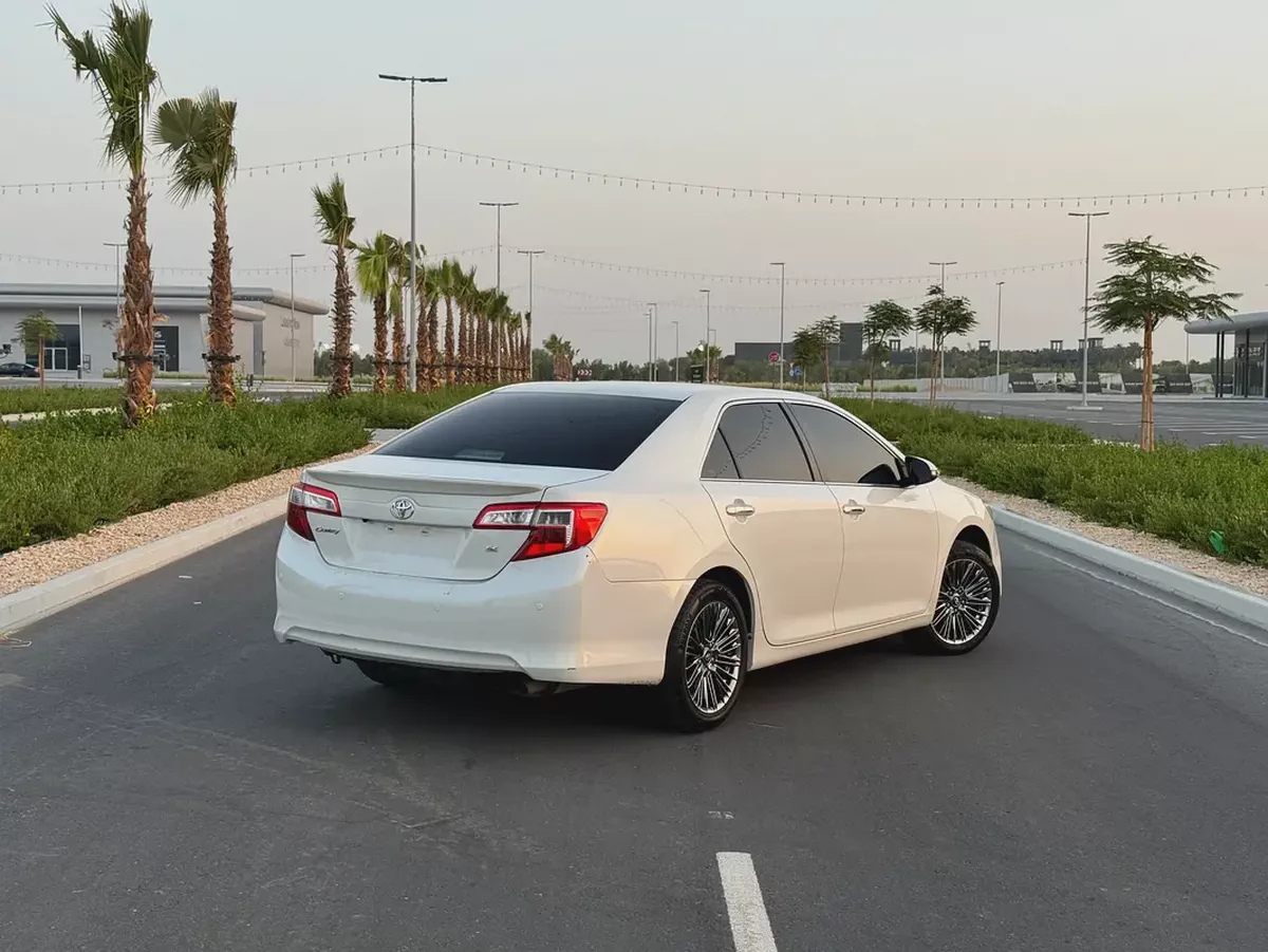 Toyota Camry GL 2015 | GCC Specs | Well Maintained-2-2