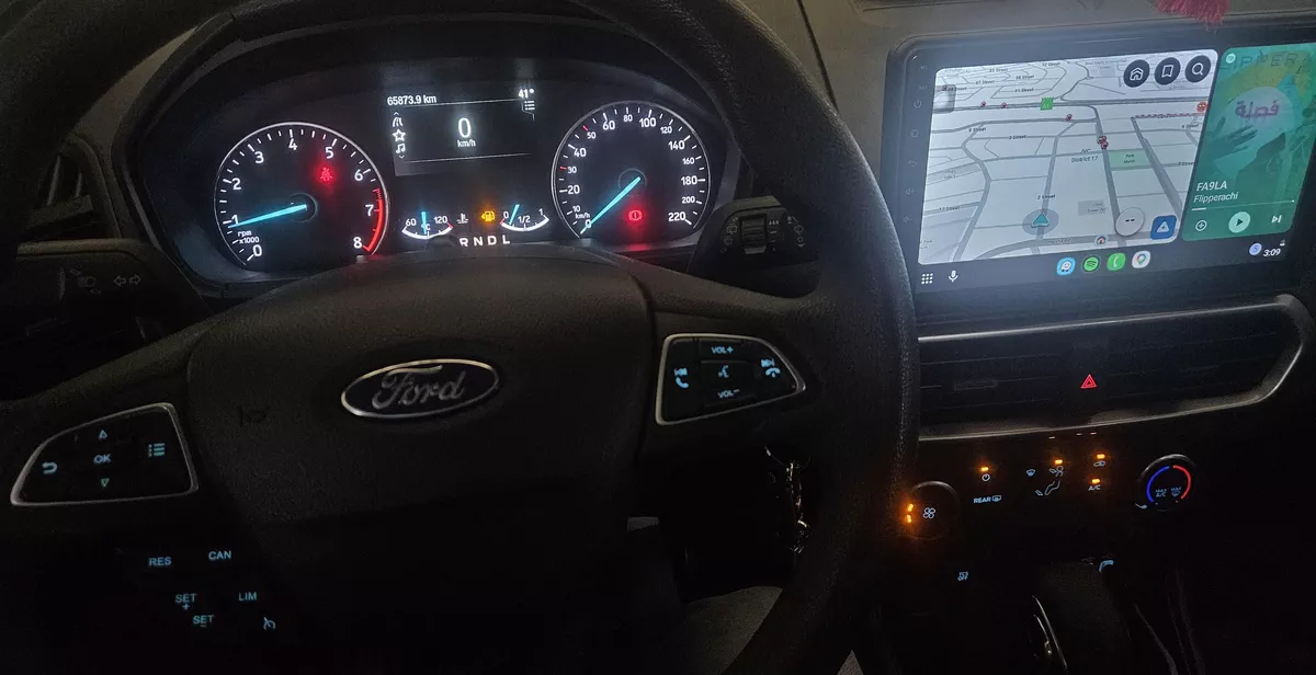 White Ford EcoSport SUV 2022-1-1