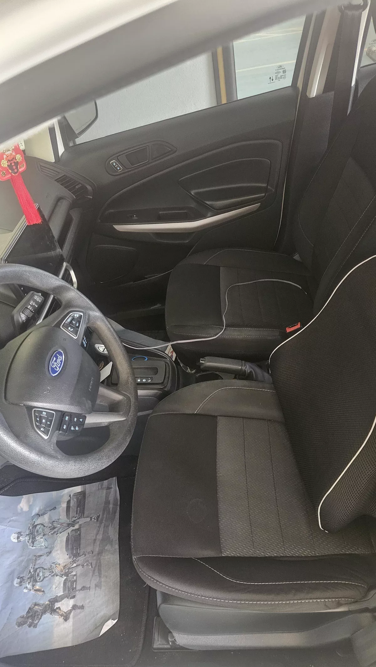 White Ford EcoSport SUV 2022-4-4