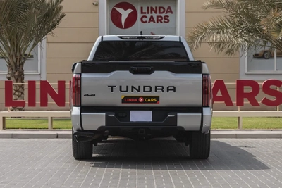 Toyota Tundra 2023-4