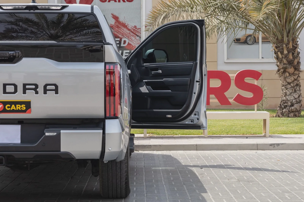 Toyota Tundra 2023-5-5