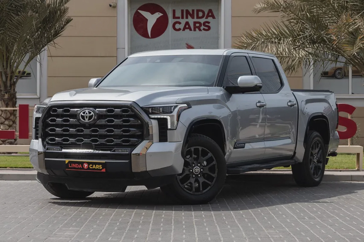 Toyota Tundra 2023-2-2