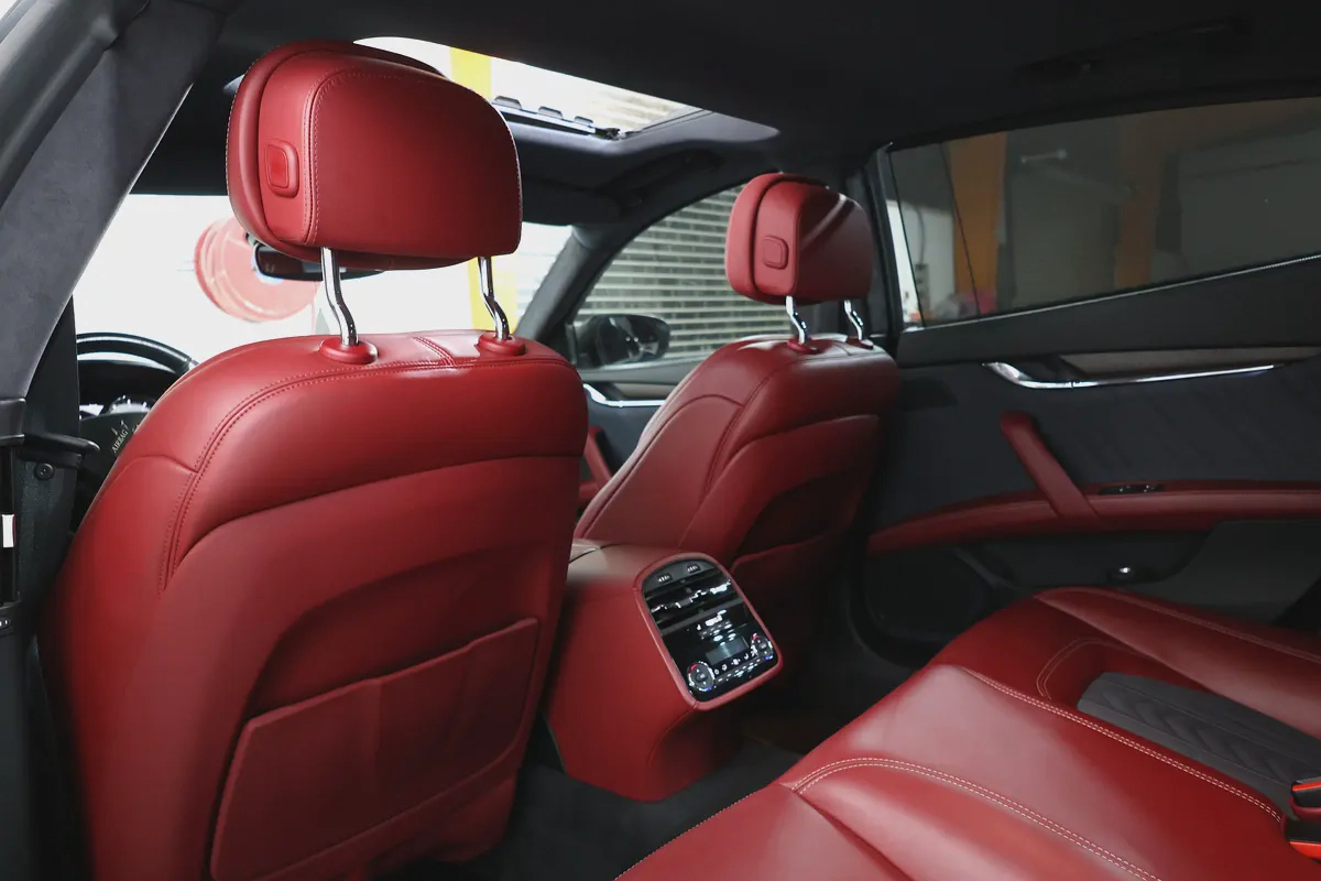 Maserati Quattroporte GranLusso 2021 | GCC Specs | Low Mileage | Pristine Condition-17-17