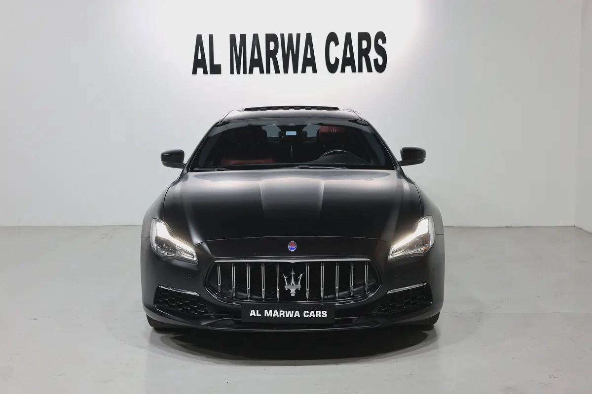 Maserati Quattroporte GranLusso 2021 | GCC Specs | Low Mileage | Pristine Condition-4-4