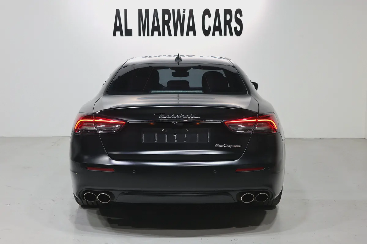Maserati Quattroporte GranLusso 2021 | GCC Specs | Low Mileage | Pristine Condition-5-5