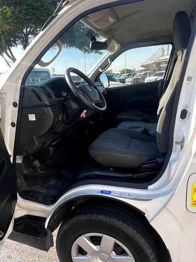 Toyota Hiace Panel Van 2022 GCC Specs Low Mileage-3
