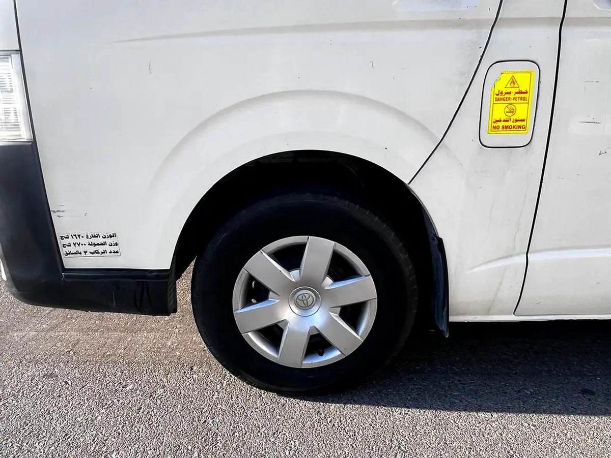 Toyota Hiace Panel Van 2022 GCC Specs Low Mileage-8-8