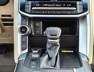 Toyota Land Cruiser VXR TWIN TURBO LC300 WITH AERO KIT || 3.5L PETROL V6 A/T 4WD | FULL OPTION (CODE # VXRSAA)-18