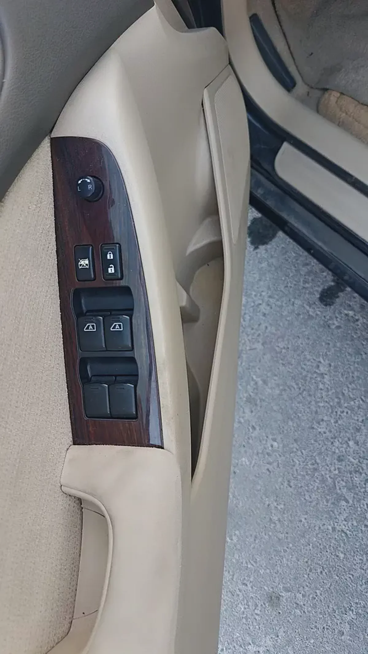 Nissan Altima 2010 SV GCC Specs - Well Maintained-11-11