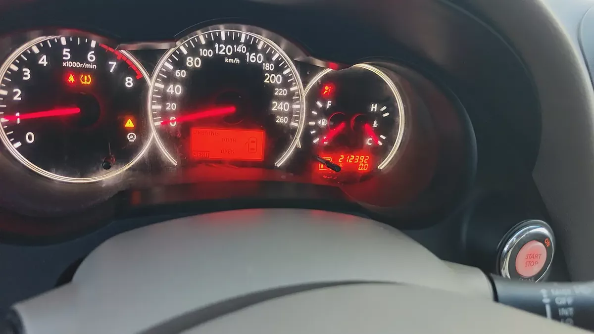 Nissan Altima 2010 SV GCC Specs - Well Maintained-15-15