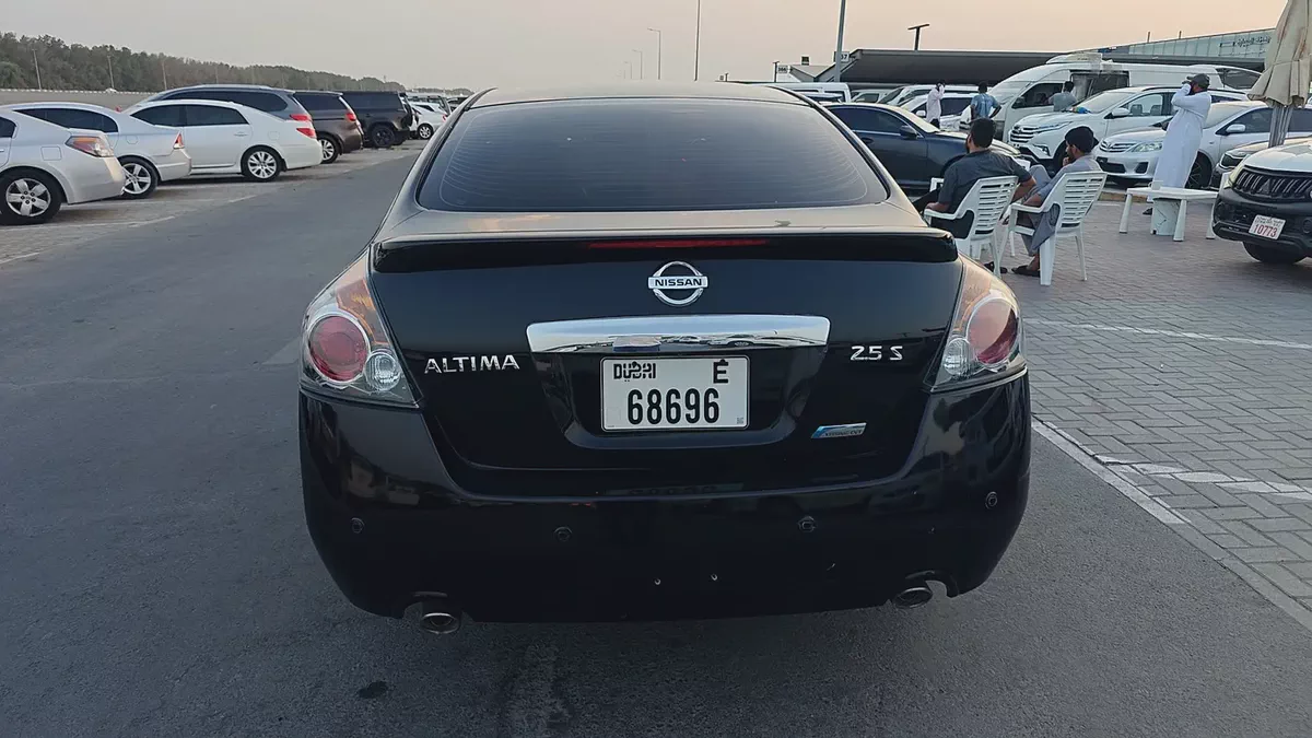 Nissan Altima 2010 SV GCC Specs - Well Maintained-6-6