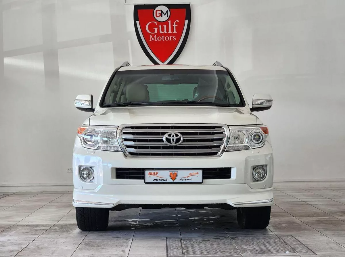 Toyota Land Cruiser VXR LOW MILEAGE 4.6L-8CYL- COMPLETELY AGENCY MAINTAINED - ORIGINAL PAINT-1-0