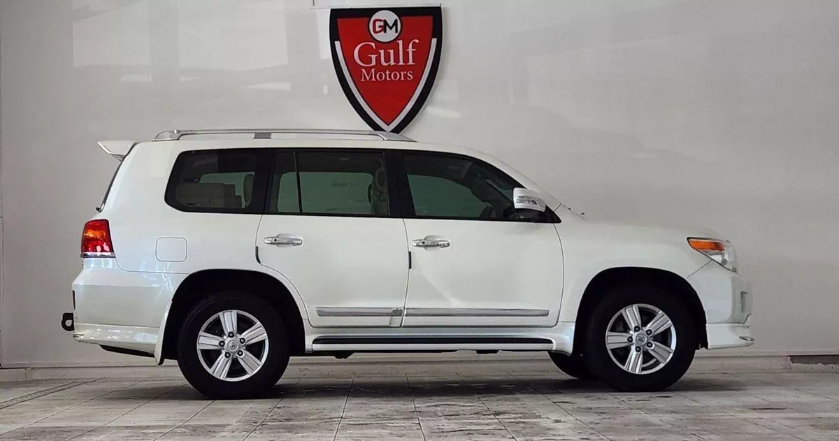 Toyota Land Cruiser VXR LOW MILEAGE 4.6L-8CYL- COMPLETELY AGENCY MAINTAINED - ORIGINAL PAINT-2-0