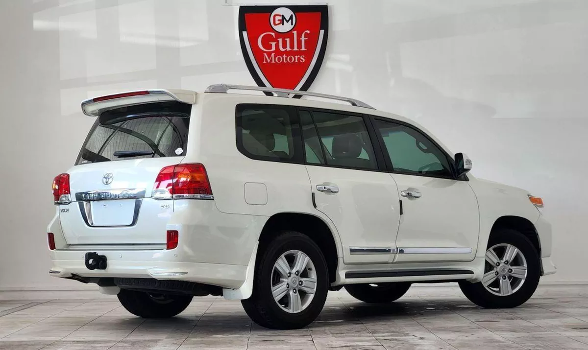 Toyota Land Cruiser VXR LOW MILEAGE 4.6L-8CYL- COMPLETELY AGENCY MAINTAINED - ORIGINAL PAINT-3-0