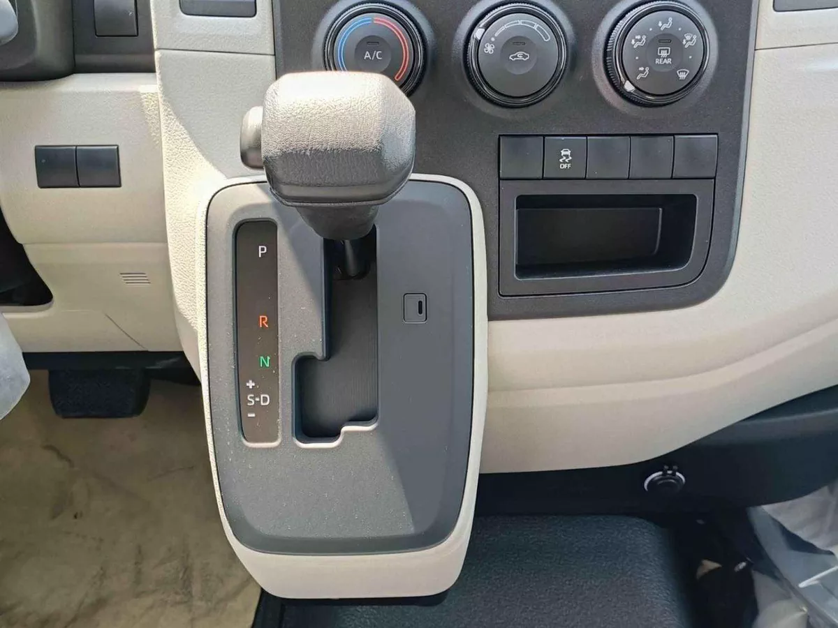 Toyota Hiace TOYOTA HIACE CARGO LOW ROOF || 3.5L PETROL A/T V6 (CODE # HCLRAE)-14-0