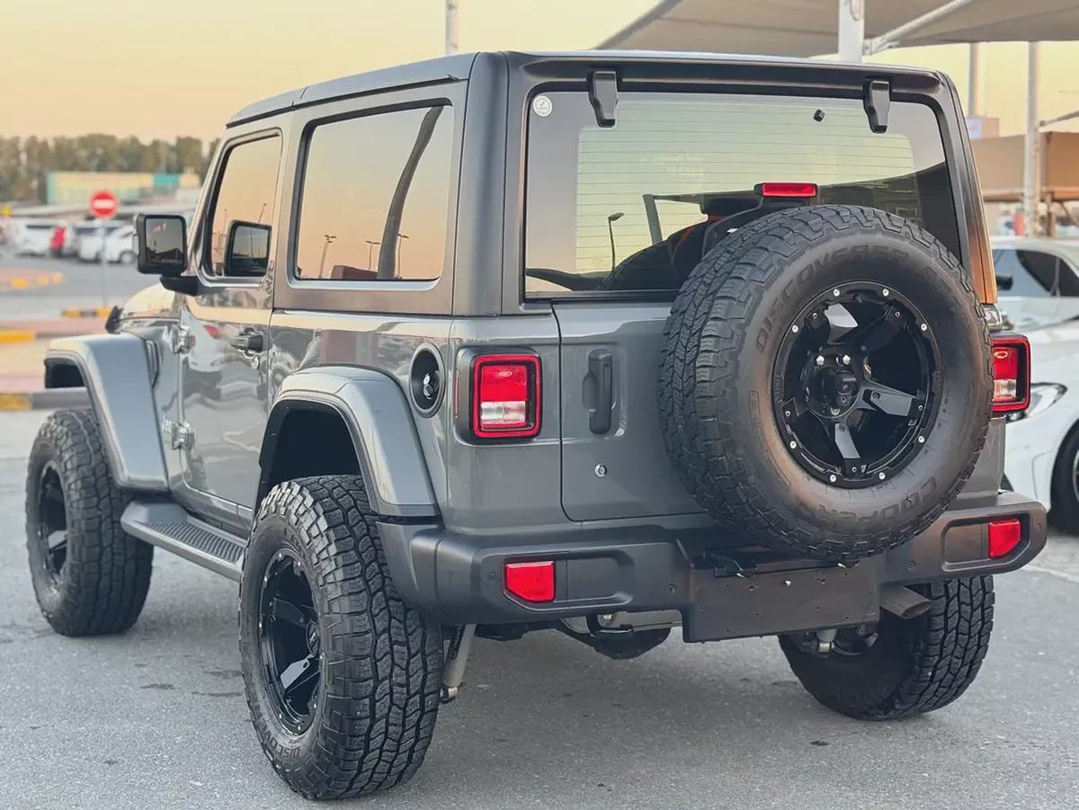 Jeep Wrangler in showroom condition-2-2
