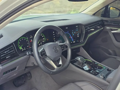 Volkswagen Touareg 2024 Comfortline GCC Specs | Under warranty | Perfect condition | Original paint-15