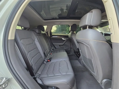 Volkswagen Touareg 2024 Comfortline GCC Specs | Under warranty | Perfect condition | Original paint-18