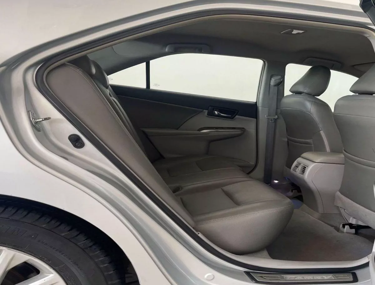 Toyota Camry SE 2.5L-4CYL  EXCELLENT CONDITION LOW KILOMETER DRIVEN-11-0