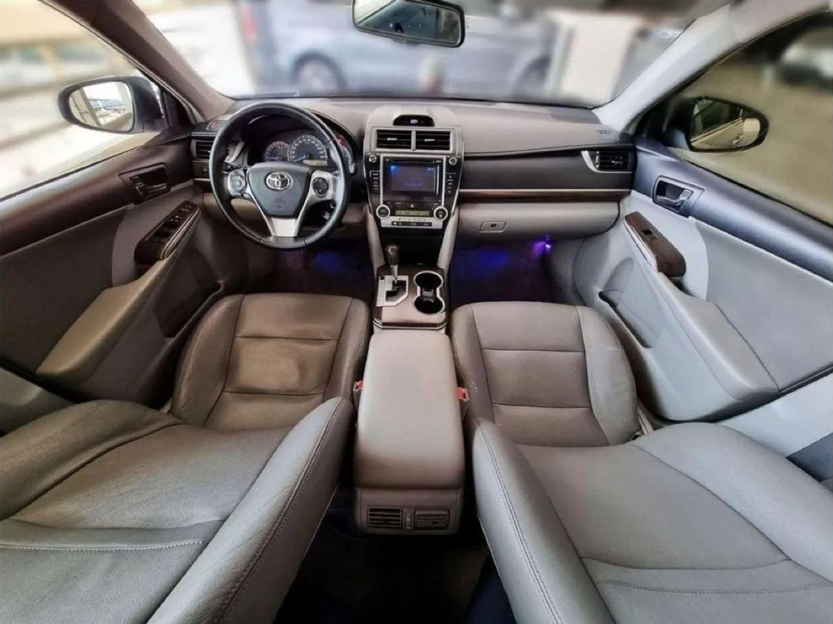 Toyota Camry SE 2.5L-4CYL  EXCELLENT CONDITION LOW KILOMETER DRIVEN-6-0