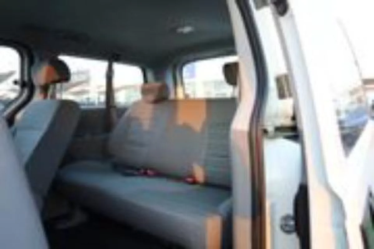 Used Hyundai H1 9-Seater Passenger Van 2020-8-8