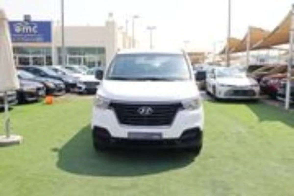 Used Hyundai H1 9-Seater Passenger Van 2020-6-6