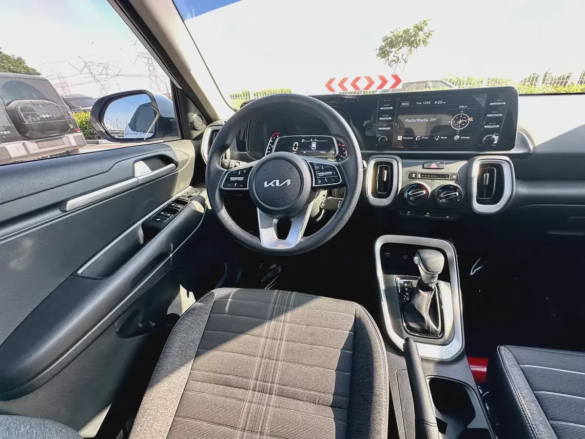 790 /- AED Kia Sonet EX 2025 GCC Specs -LIKE  Brand New!Low KM-9-9