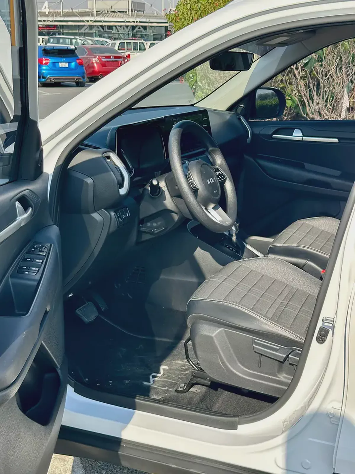 790 /- AED Kia Sonet EX 2025 GCC Specs -LIKE  Brand New!Low KM-3-3