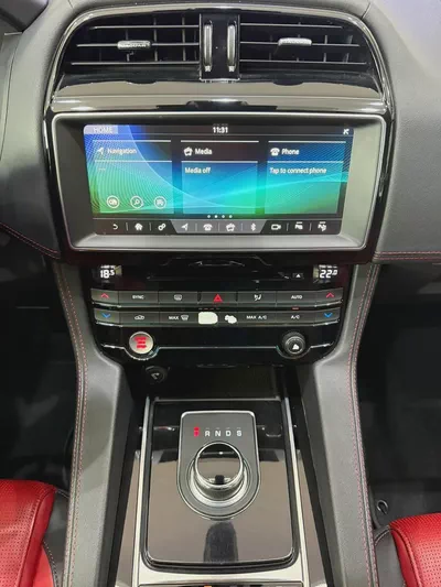 2019 - Jaguar F - Pace V4 for 77,000.00 AED-16