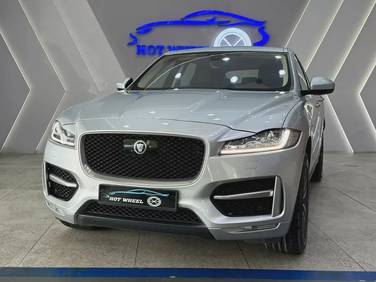 2019 - Jaguar F - Pace V4 for 77,000.00 AED