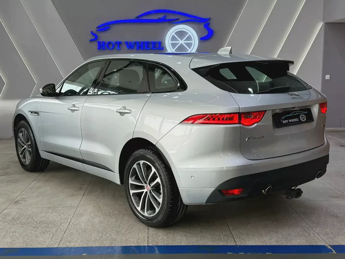 2019 - Jaguar F - Pace V4 for 77,000.00 AED-4-4