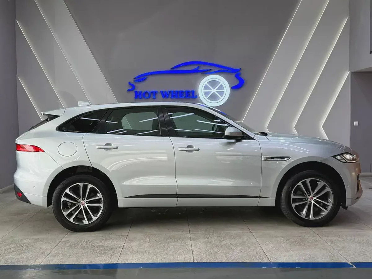 2019 - Jaguar F - Pace V4 for 77,000.00 AED-5-5
