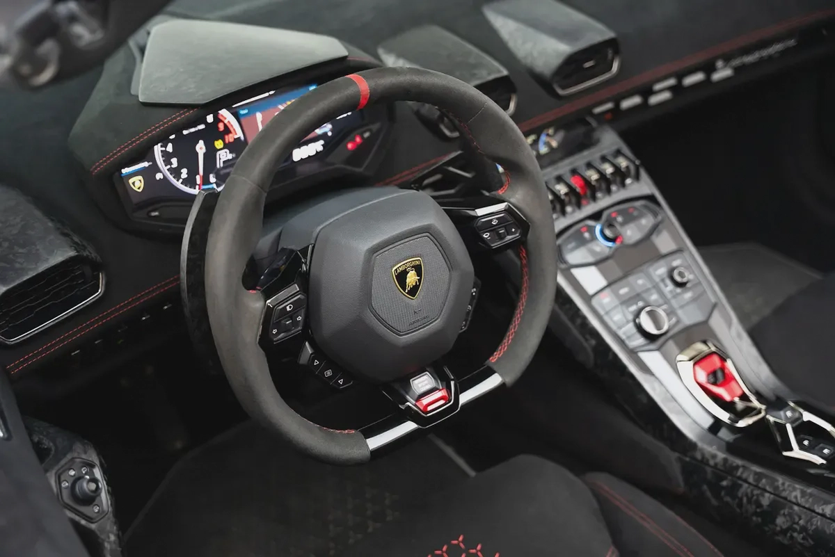 2019 LAMBORGHINI HURACAN PERFORMANTE SPYDER WITH WARRANTY AND SERVICE CONTRACT-12-12