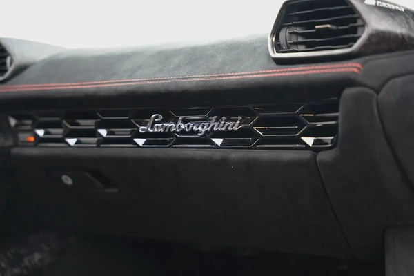 2019 LAMBORGHINI HURACAN PERFORMANTE SPYDER WITH WARRANTY AND SERVICE CONTRACT