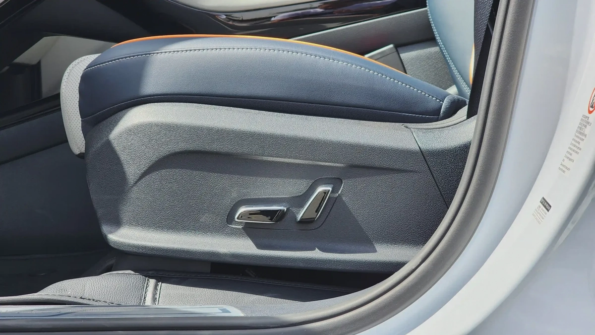 BYD Song Plus Champion (White)-7-7